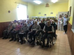 Divadelné predstavenie - medovníkový domček - 430666830_122125620824188617_3254257647800689126_n