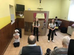 Divadelné predstavenie - medovníkový domček - 431506008_122125620890188617_2213125908088967906_n